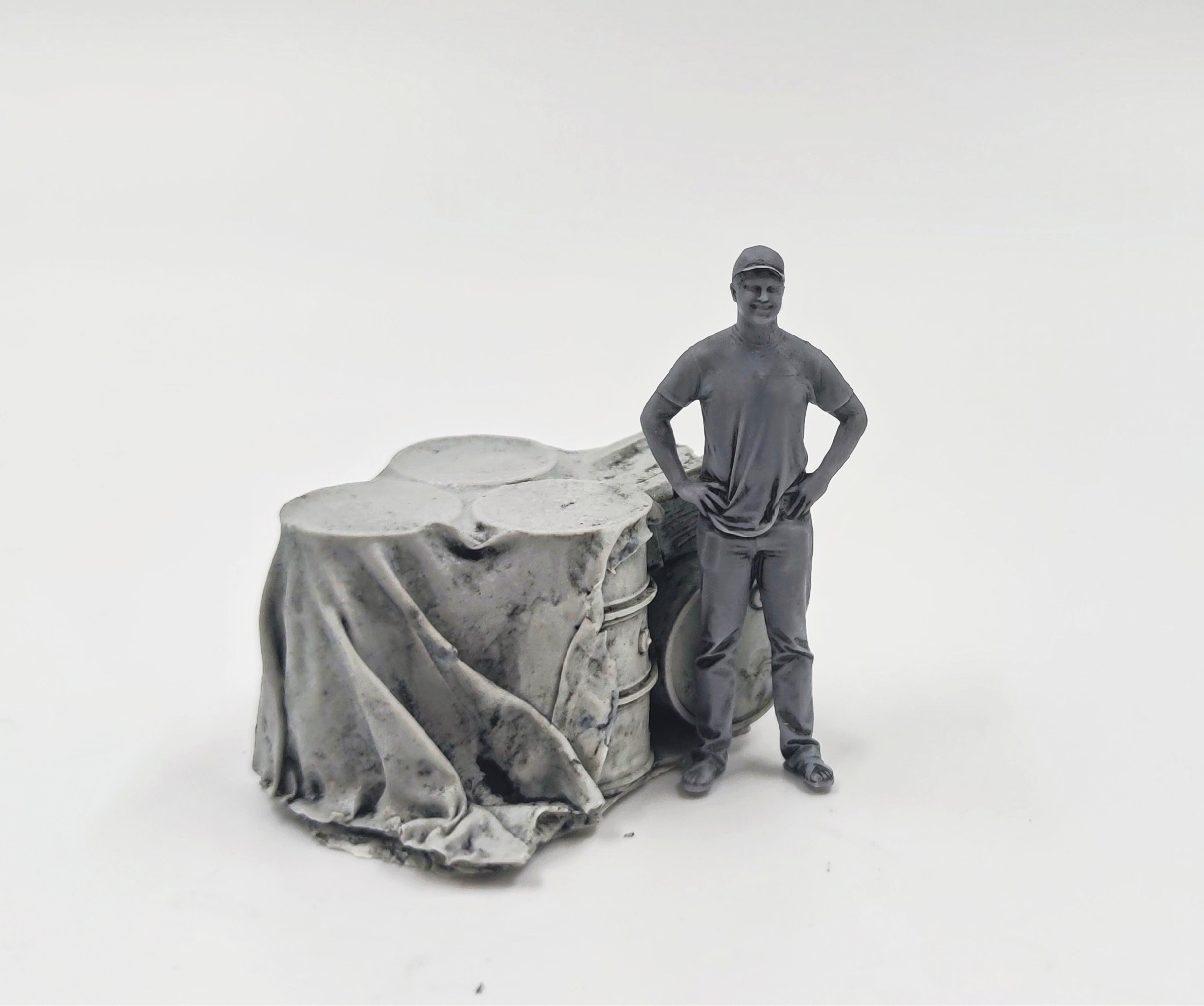 HE-35217 Миниатюра "мужик у бочек" Hobby Expert