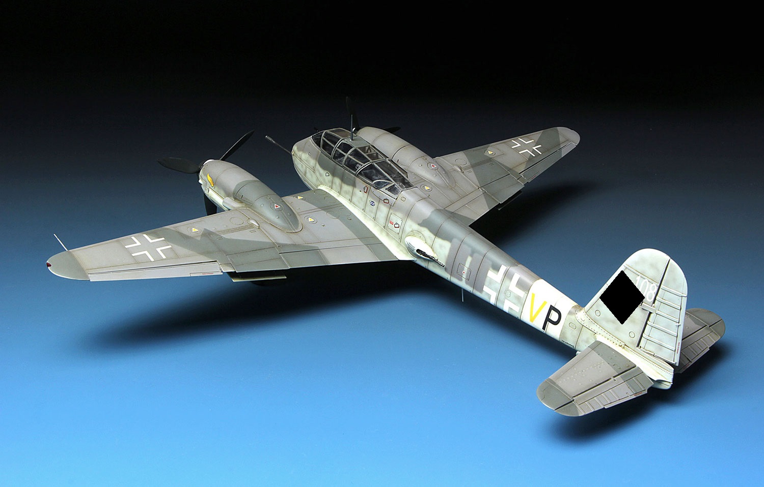 LS-004 MESSERSCHMITT Me 410B-2/U2/R4 HEAVY FIGHTER 1/48 Meng