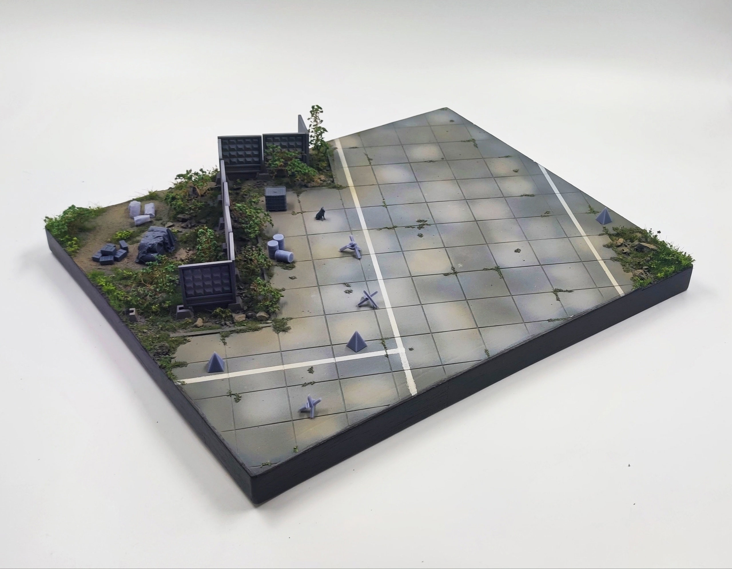 HE-72166 Подставка военная часть  (Аксессуары к комплекте) Размер 40*30*10см