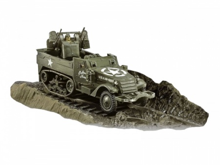 03228RE Военная машина M16 Halftrack Revell