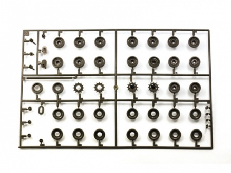 35064 Западно-германский танк LEOPARD c 105-мм пушкой и фигурой танкиста Tamiya